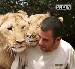 cutest-animal-gifs-lion-cuddle
